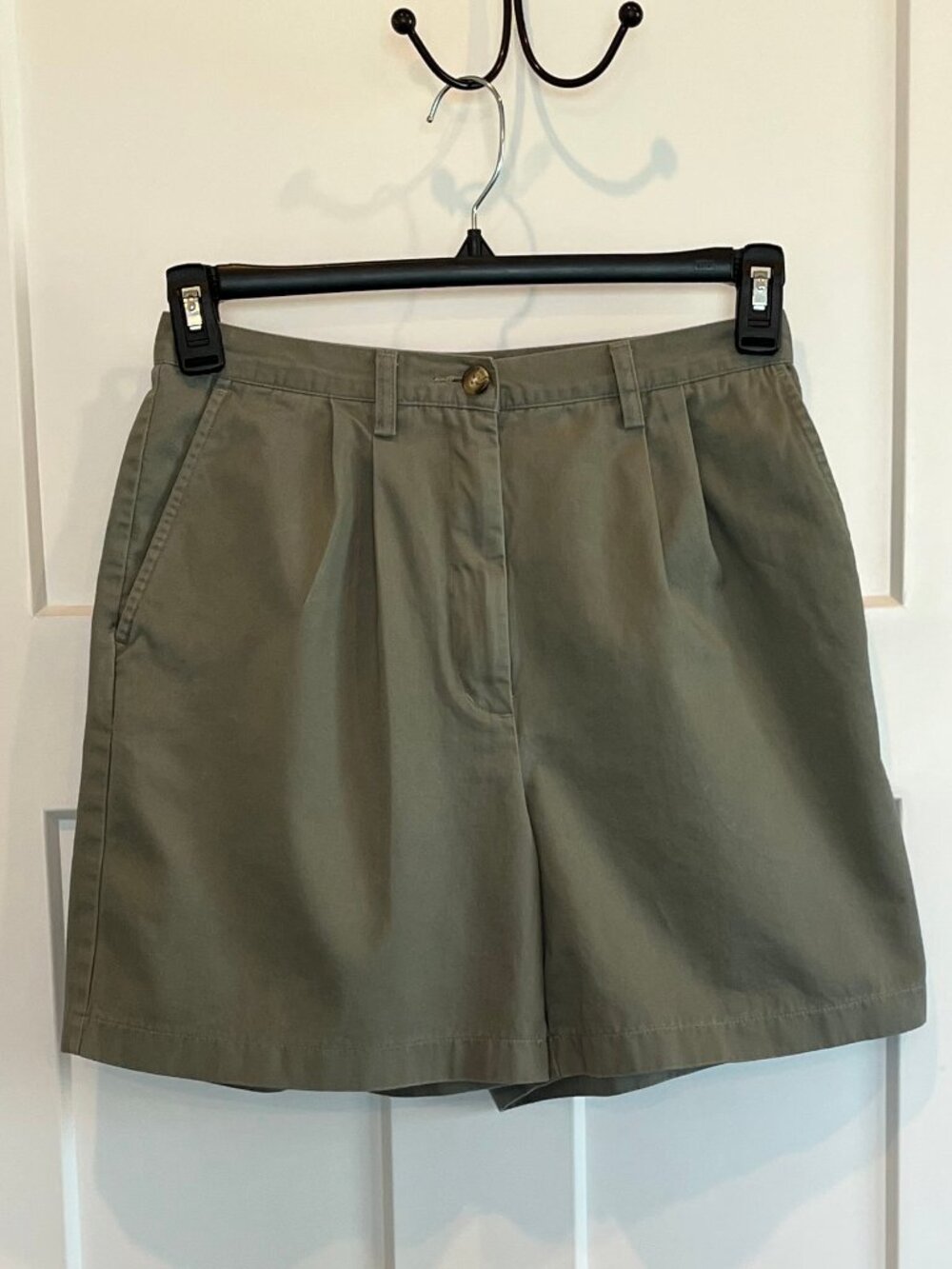 EUC Eddie Bauer Classic Cotton Shorts, Size 8